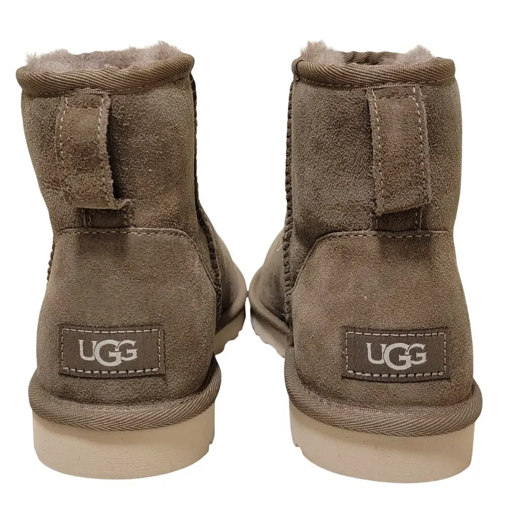 UGG Men Classic Mini Wool Lined Ankle Boots Size US 8 Hickory Brown Suede